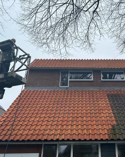 Menges-specialistsiche-schoonmaak-specialistische-reiniging-dak-dakpannen