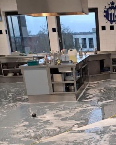 Menges-specialistsiche-schoonmaak-specialistische-reiniging-dieptereiniging-keuken