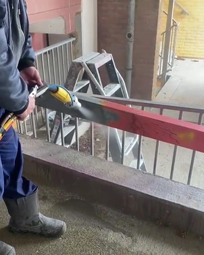 Menges-specialistische-schoonmaak-Stralen-verf-coating-verwijderen-metaal