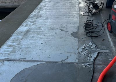 Specialistische reiniging-verwijderen-vloer-coating-buiten-terrein